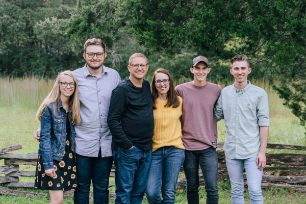 Jonathan & Tina Thomas