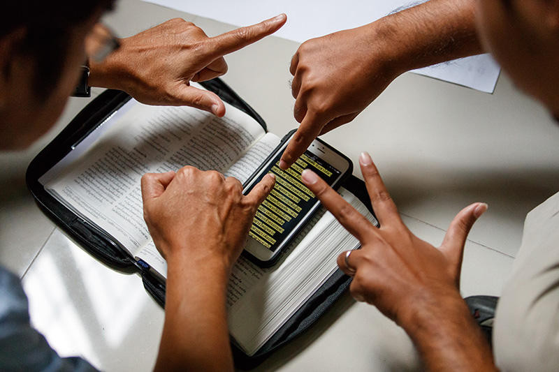 Sign language Bible translation