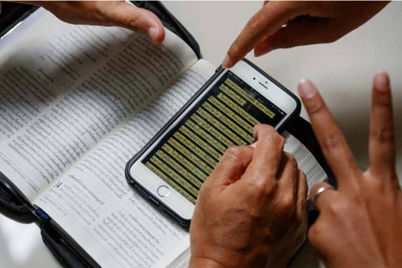 Sign Language Bible Translations